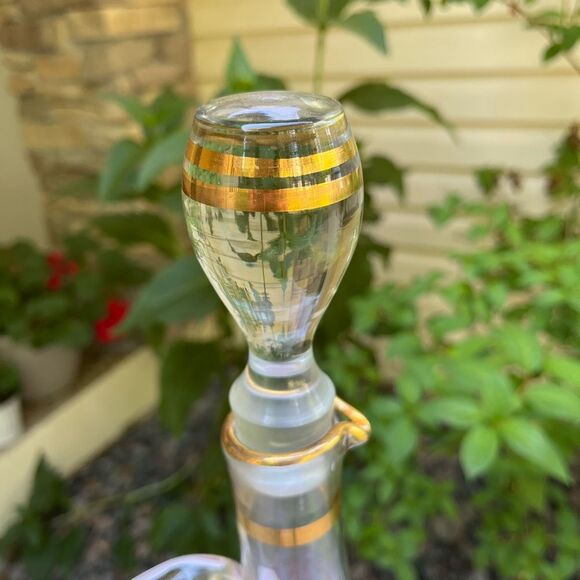 Beautiful glass gold/pink color carafe, elegant handle, tall lid, size 12x4 in - Picture 5 of 5